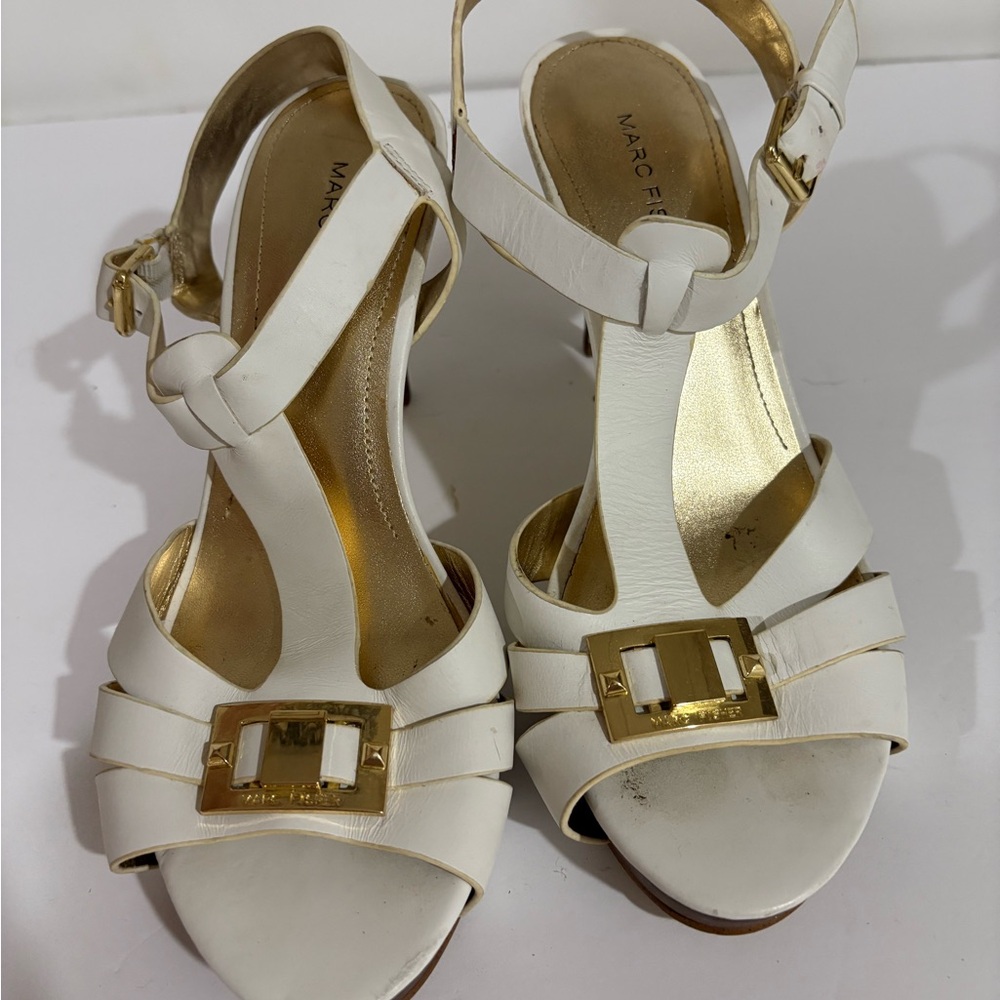 Marc‎ Fisher White Leather Platform Sandals ankle strap gold logo toe Size 9M